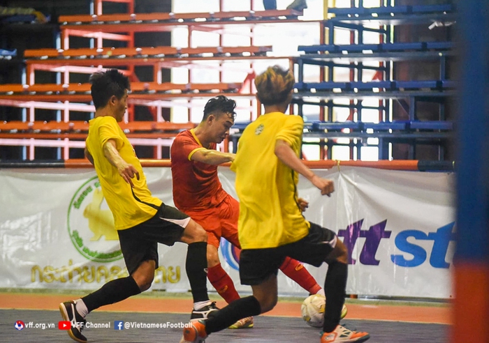 Futsal Việt Nam hòa CLB top đầu Futsal Thai League trước thềm futsal Đông Nam Á 2022 - Ảnh 1.