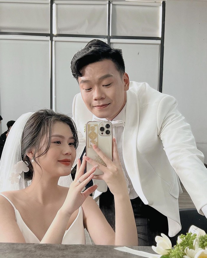 Hé lộ hình ảnh đám cưới Đinh Tiến Đạt và vợ 9X | Báo Dân trí