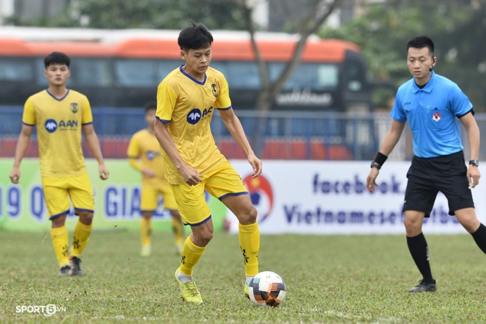 Sao trẻ U19 Nutifood tái hiện khoảnh khắc cảm xúc của Minh Vương ở vòng loại World Cup - Ảnh 6.