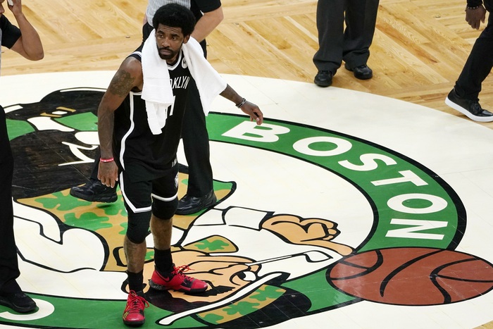 Bị la ó ở sân TD Garden, Kyrie Irving &quot;đổ dầu vào lửa&quot; cho mối thù với CĐV Boston Celtics - Ảnh 4.