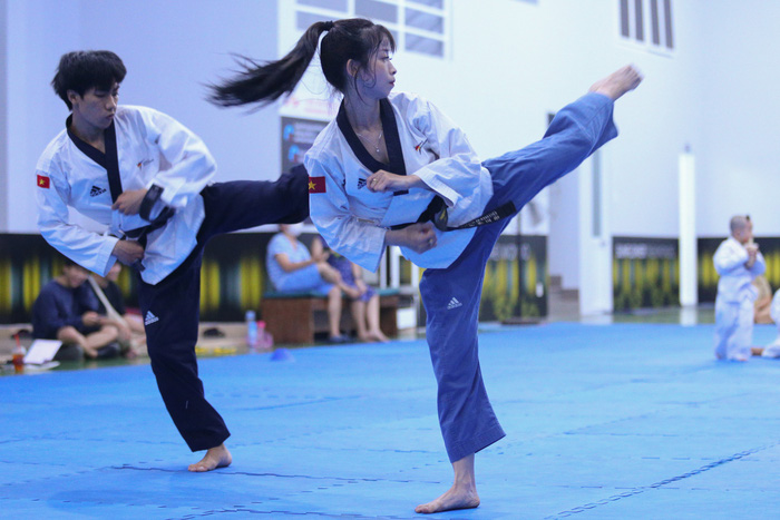 Châu Tuyết Vân và các đồng đội tập luyện hướng đến SEA Games 31 - Ảnh 7.