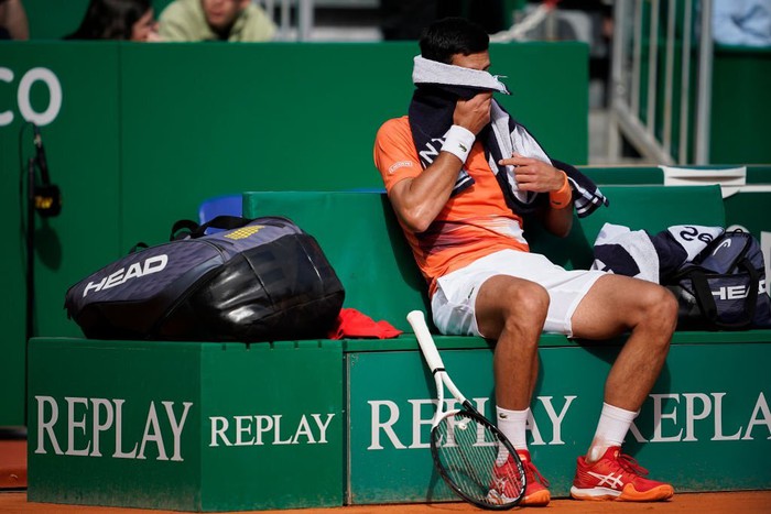 Djokovic thua cực sốc đối thủ còn khá vô danh ở Monte-Carlo Masters - Ảnh 8.