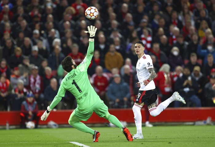 Bị cầm hòa khó tin, Liverpool trải qua thời khắc thót tim trước khi đoạt vé vào bán kết Champions League - Ảnh 4.