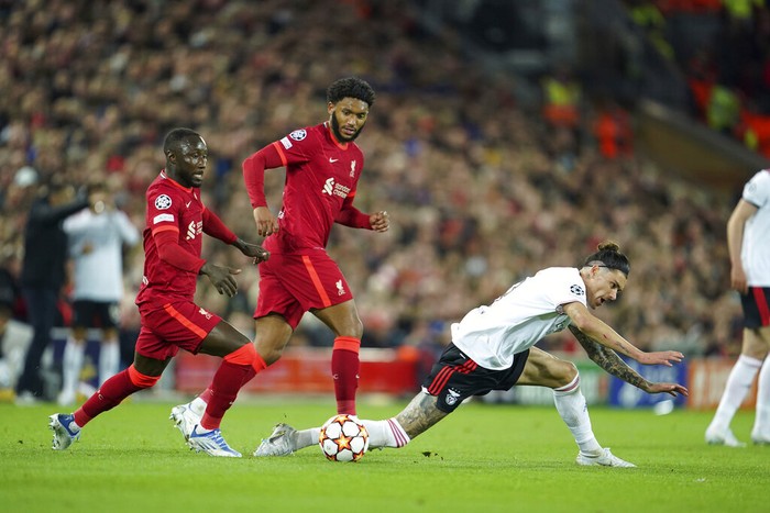 Bị cầm hòa khó tin, Liverpool trải qua thời khắc thót tim trước khi đoạt vé vào bán kết Champions League - Ảnh 9.