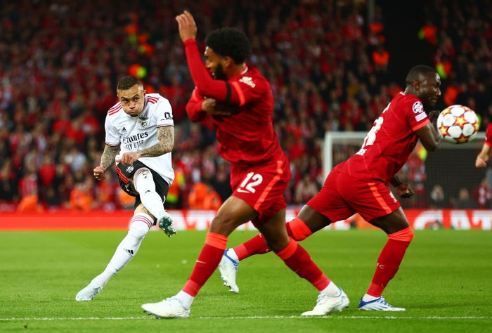 Bị cầm hòa khó tin, Liverpool trải qua thời khắc thót tim trước khi đoạt vé vào bán kết Champions League - Ảnh 2.