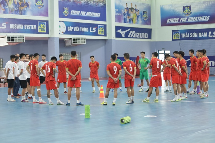 Futsal Việt Nam tập trung hướng đến SEA Games 31 - Ảnh 1.
