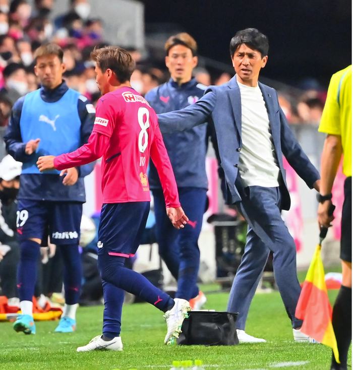 Đồng đội của Văn Lâm ở Cerezo Osaka nhận án phạt nặng chưa từng có từ CLB - Ảnh 1.