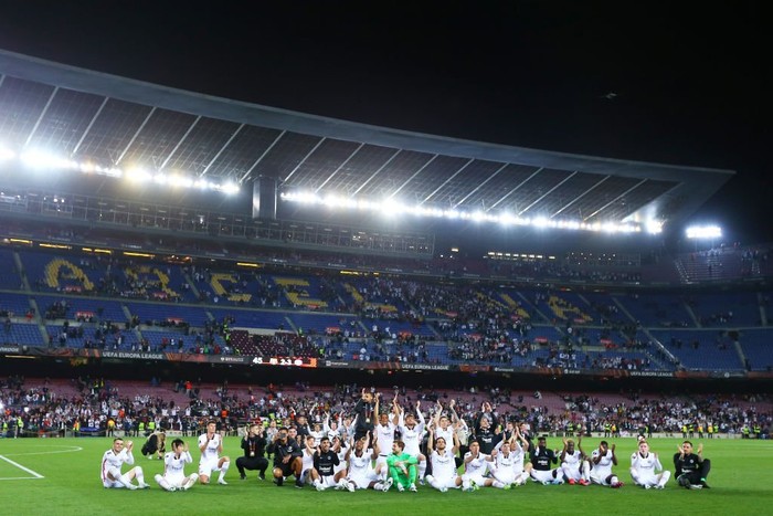 Barcelona bất ngờ thảm bại ở Camp Nou, chính thức bị loại khỏi Europa League - Ảnh 13.