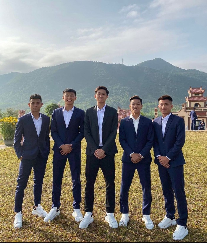 Bật cười với loạt ảnh thời trẻ trâu của các tuyển thủ U23 Việt Nam: Hùng Dũng chất chơi, Văn Toản bảnh bao  - Ảnh 6.