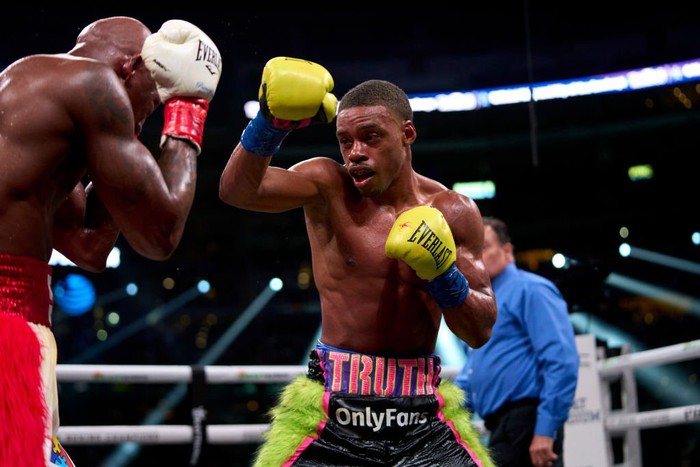 The whole Yordenis Ugas has been left behind and it's time for Errol Spence - Terence Crawford - Photo 1.