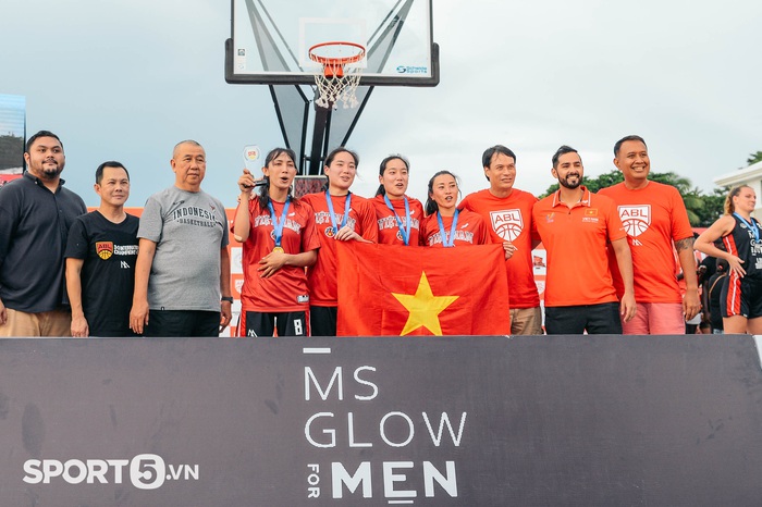 Khoảnh khắc lịch sử của đội tuyển bóng rổ nữ Việt Nam tại ABL 3x3 2022 - Ảnh 11.