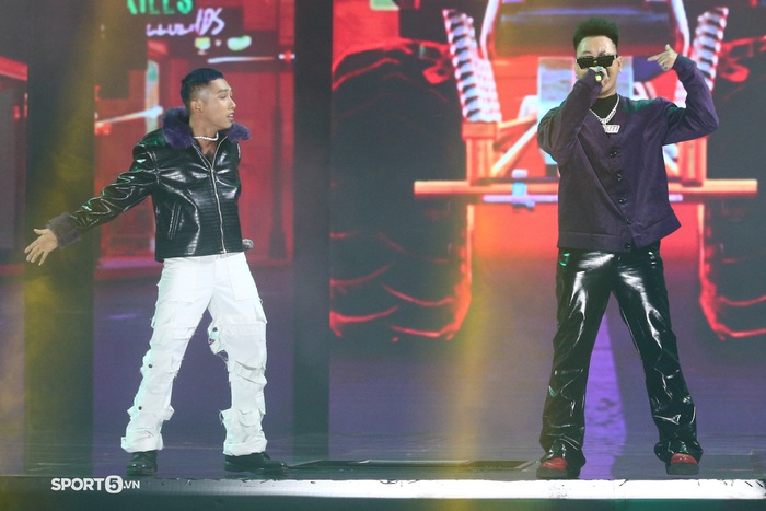 The rapper rocks the stage ahead of the Yomost VFL Spring 2022 finals - photo 4.