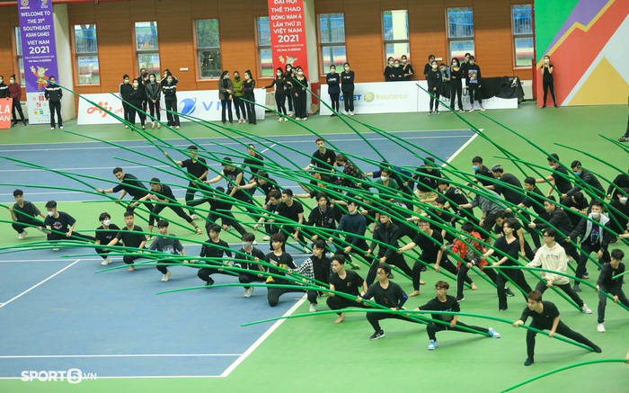 Gần 1000 nghệ sĩ, diễn viên múa miệt mài tập luyện cho khai mạc SEA Games 31 - Ảnh 10.