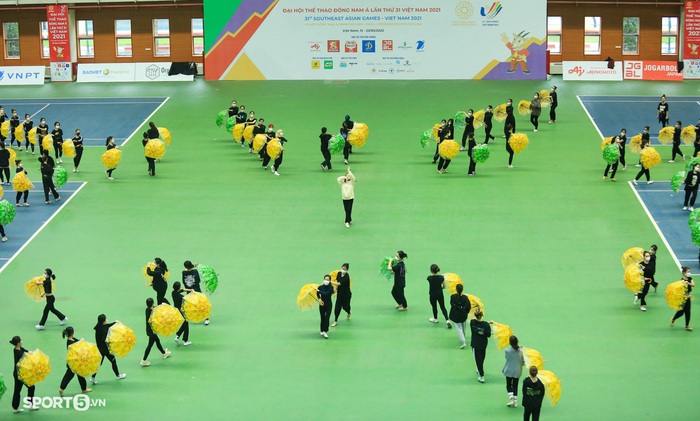 Gần 1000 nghệ sĩ, diễn viên múa miệt mài tập luyện cho khai mạc SEA Games 31 - Ảnh 5.