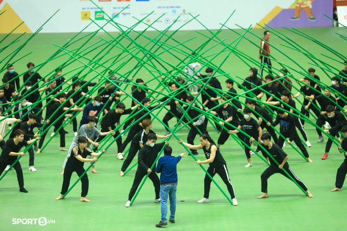 Gần 1000 nghệ sĩ, diễn viên múa miệt mài tập luyện cho khai mạc SEA Games 31 - Ảnh 9.