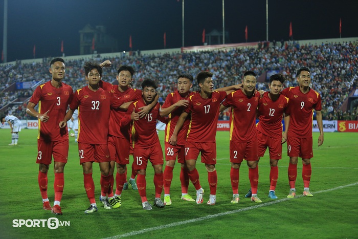 Đội trưởng U23 Việt Nam sút penalty dễ dàng ghi bàn vào lưới U20 Hàn Quốc - Ảnh 7.
