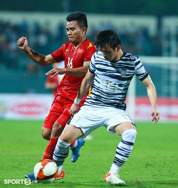 U23 Việt Nam hụt bàn thắng đáng tiếc sau cú &quot;trivela&quot; bất ngờ và đẹp mắt  - Ảnh 10.