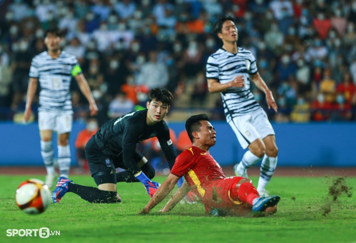 U23 Việt Nam hụt bàn thắng đáng tiếc sau cú &quot;trivela&quot; bất ngờ và đẹp mắt  - Ảnh 4.