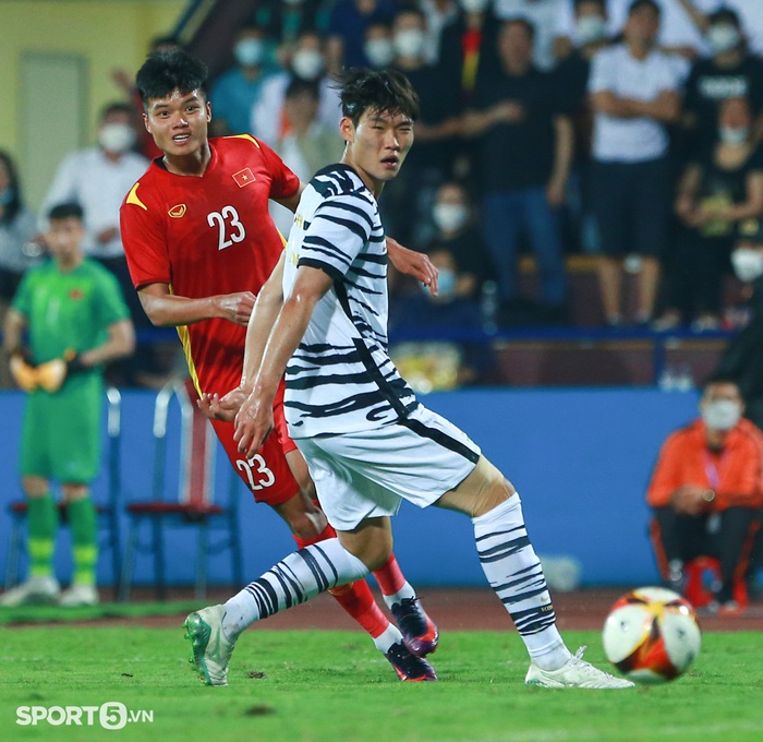 U23 Việt Nam hụt bàn thắng đáng tiếc sau cú &quot;trivela&quot; bất ngờ và đẹp mắt  - Ảnh 3.