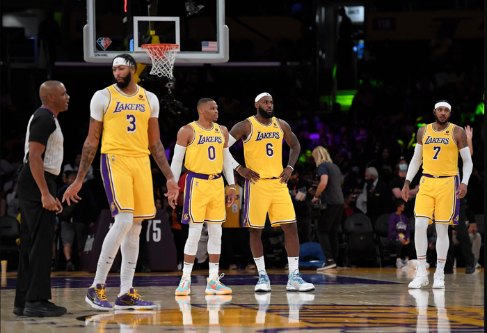 NHM nổi giận sau trận thua trị giá cả mùa giải của Los Angeles Lakers - Ảnh 8.