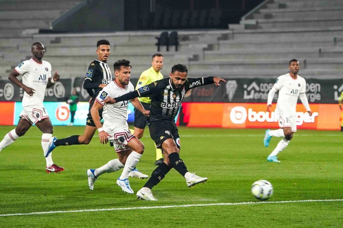 Thắng dễ Angers, PSG chính thức vô địch Ligue 1 mùa giải 2021/2022 - Ảnh 2.