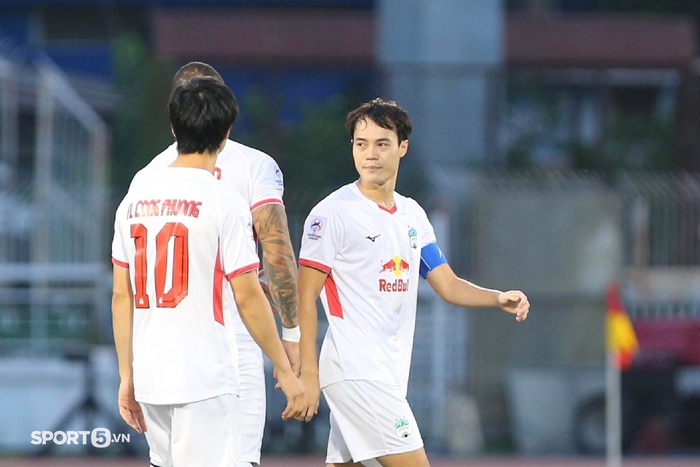 Trực tiếp HAGL 0-0 Jeonbuk Hyundai Motors, 18h ngày 22/4: Văn Toàn đeo băng đội trưởng  - Ảnh 3.