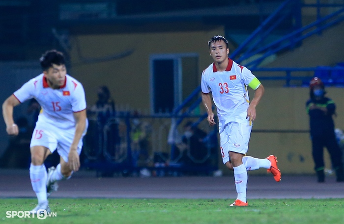 Đỗ Hùng Dũng quên đeo băng đội trưởng U23 Việt Nam - Ảnh 9.