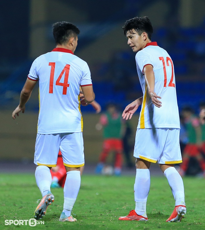 HLV Park Hang-seo phản ứng mạnh khi U23 Việt Nam tạt bổng hỏng nhiều - Ảnh 13.