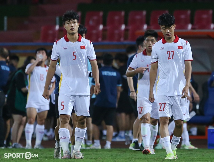 Tiến Linh trêu bác sĩ Choi, U23 Việt Nam tập thêm ngay sau trận thắng U20 Hàn Quốc - Ảnh 6.