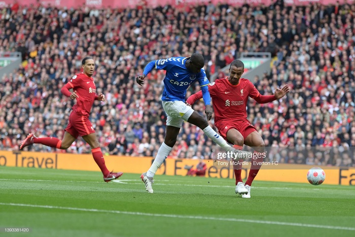 Trực tiếp Liverpool 1-0 Everton (H2): Đội chủ thoát phạt đền - Ảnh 3.