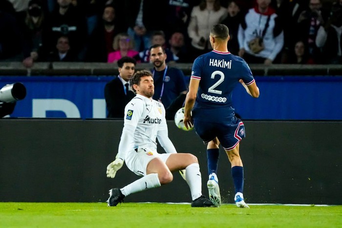 Siêu phẩm cứa lòng của Messi giúp PSG chính thức vô địch Ligue 1 - Ảnh 3.
