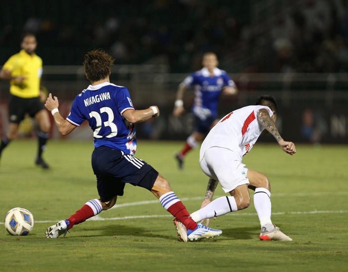 Cập nhật HAGL 0-1 Yokohama F.Marinos (hiệp 1): Hữu Tuấn phạm lỗi khiến HAGL phải chịu penalty - Ảnh 6.