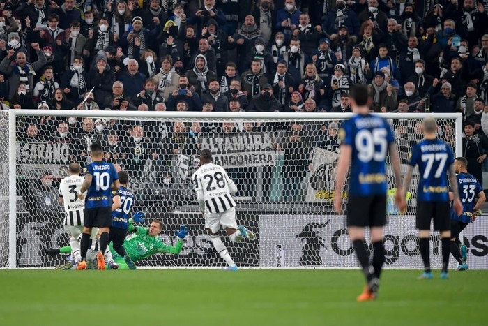 Trai đẹp De Ligt mắc sai lầm giúp Inter thắng nhọc Juve nhờ quả penalty đầy rẫy drama - Ảnh 4.