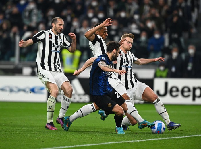 Trai đẹp De Ligt mắc sai lầm giúp Inter thắng nhọc Juve nhờ quả penalty đầy rẫy drama - Ảnh 5.