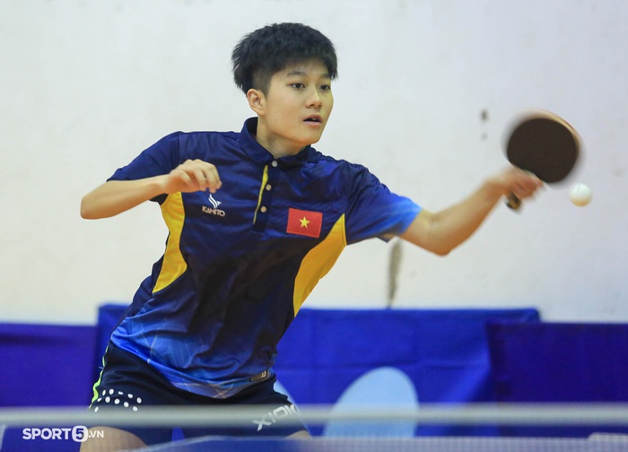 Tay vợt 17 tuổi Trần Mai Ngọc không ngại bất kỳ đối thủ nào tại SEA Games 31 - Ảnh 12.