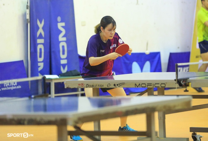 Tay vợt 17 tuổi Trần Mai Ngọc không ngại bất kỳ đối thủ nào tại SEA Games 31 - Ảnh 10.