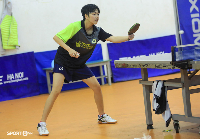 Tay vợt 17 tuổi Trần Mai Ngọc không ngại bất kỳ đối thủ nào tại SEA Games 31 - Ảnh 2.