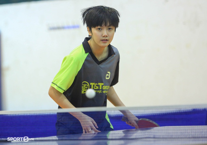 Tay vợt 17 tuổi Trần Mai Ngọc không ngại bất kỳ đối thủ nào tại SEA Games 31 - Ảnh 6.