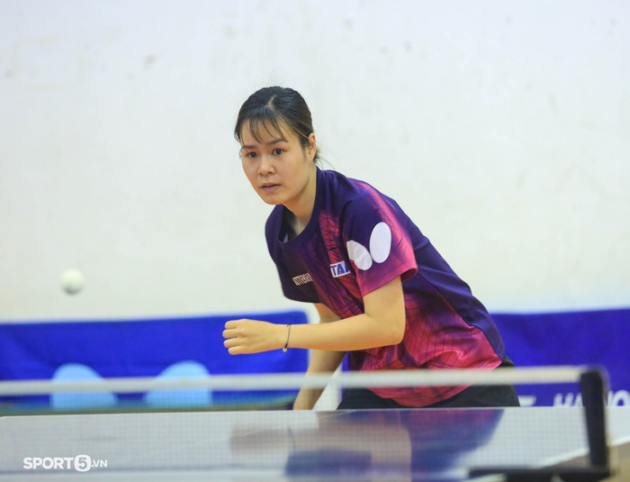 Tay vợt 17 tuổi Trần Mai Ngọc không ngại bất kỳ đối thủ nào tại SEA Games 31 - Ảnh 9.