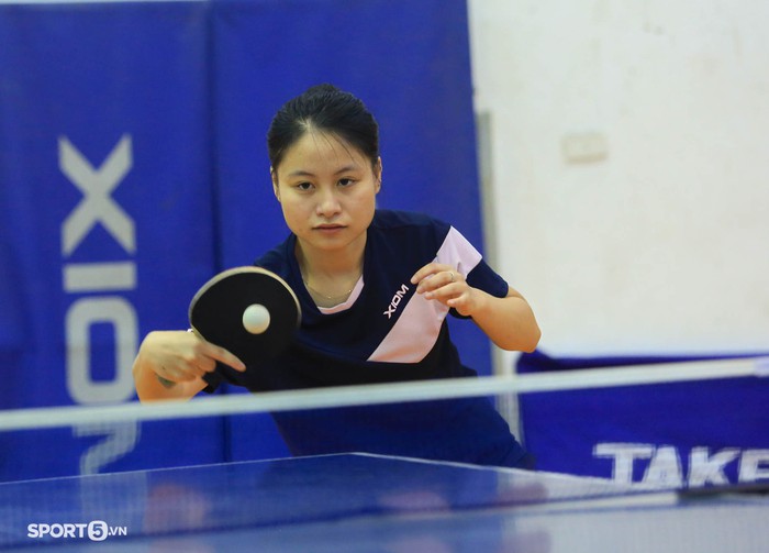 Tay vợt 17 tuổi Trần Mai Ngọc không ngại bất kỳ đối thủ nào tại SEA Games 31 - Ảnh 15.