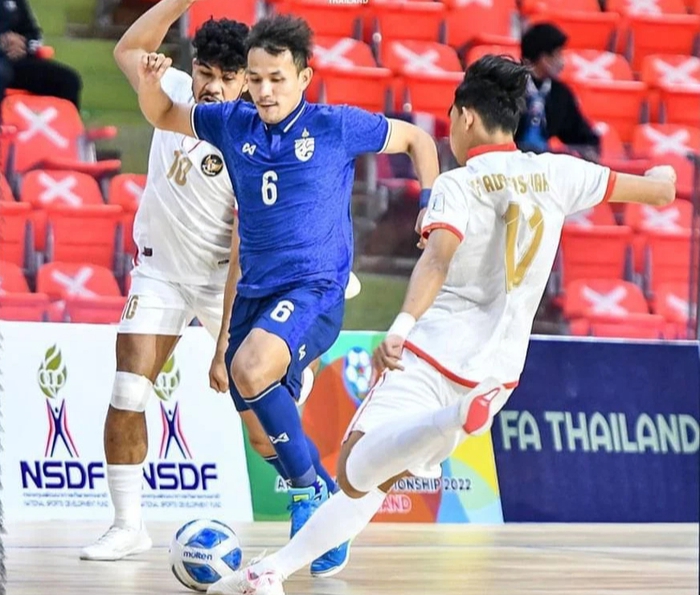 Futsal Đông Nam Á: ĐT Thái Lan toát mồ hôi giành lại 1 điểm - Ảnh 1.
