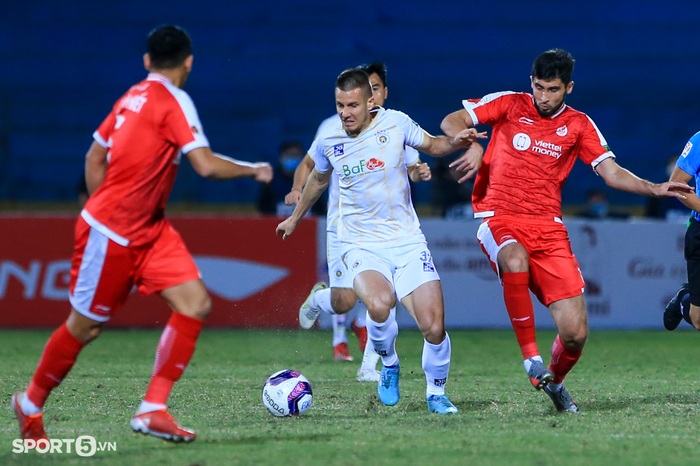 Ngoại binh Hà Nội FC bị đánh giá không đủ đẳng cấp chơi ở V.League - Ảnh 9.