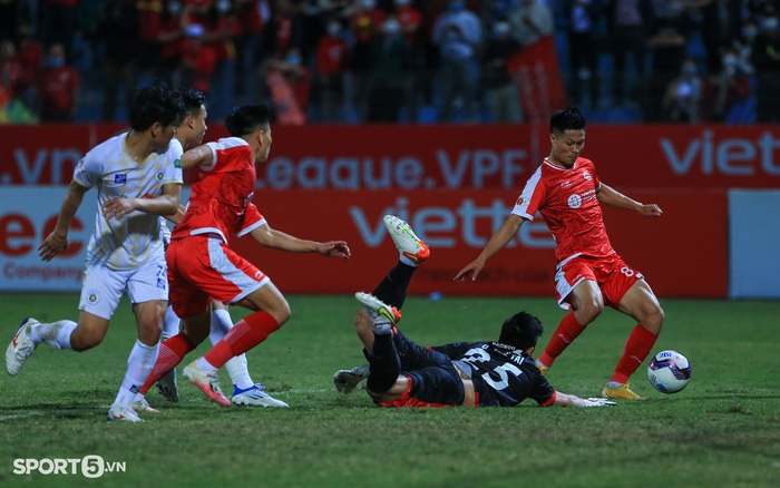 Ngoại binh Hà Nội FC bị đánh giá không đủ đẳng cấp chơi ở V.League - Ảnh 11.