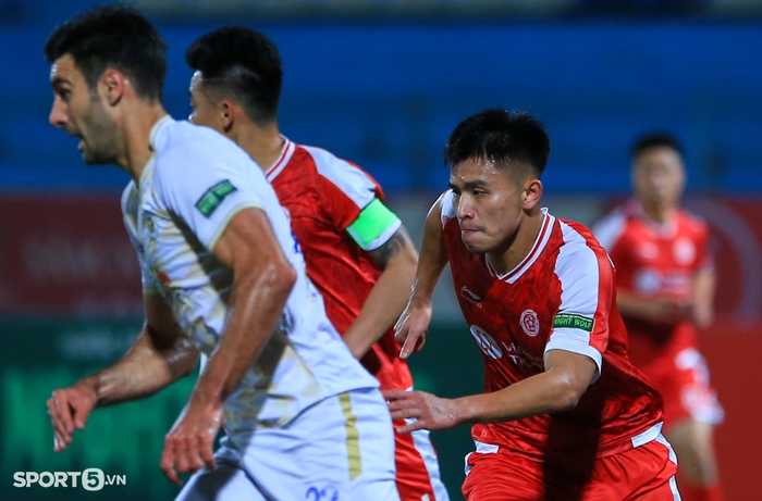 Ngoại binh Hà Nội FC bị đánh giá không đủ đẳng cấp chơi ở V.League - Ảnh 5.