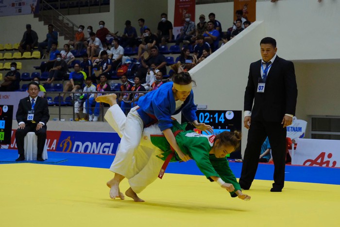 Nguyễn Thị Tuyết Hân bật khóc vì đánh rơi huy chương bạc SEA Games 31 - Ảnh 5.