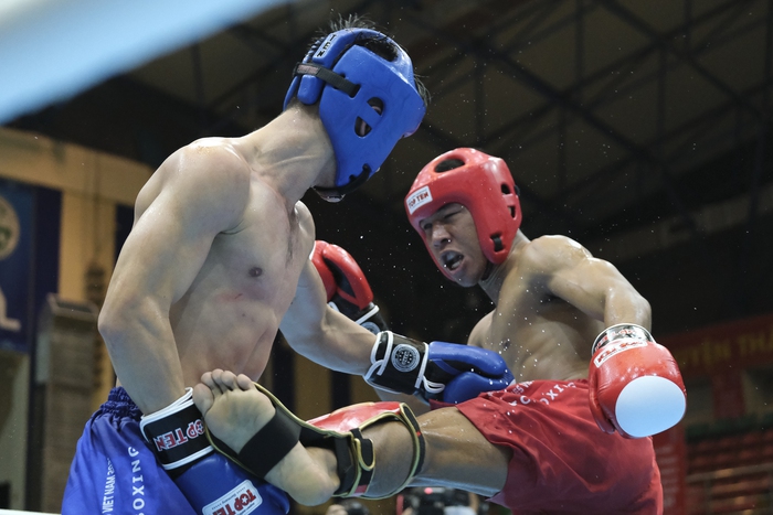 Taekwondo god Nguyen Quang Huy beats Cambodian boxer - photo 8.