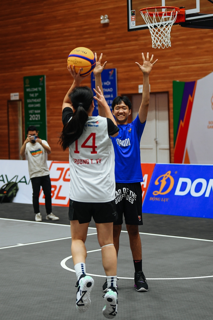 Tuyển bóng rổ nữ 3x3 Việt Nam hào hứng trong buổi tập đầu tiên tại NTĐ Thanh Trì - Ảnh 8.