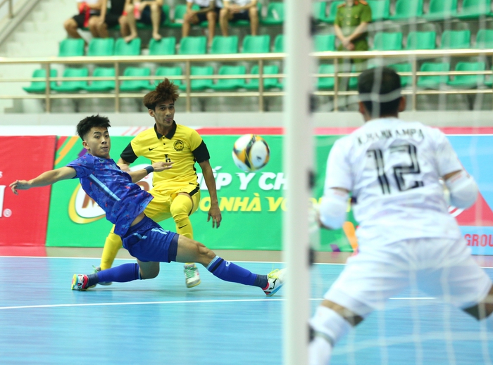 Futsal Thái Lan chiến thắng áp đảo Malaysia trong ngày khai màn futsal tại SEA Games 31 - Ảnh 5.