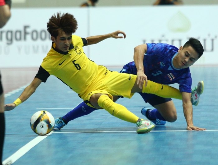 Futsal Thái Lan chiến thắng áp đảo Malaysia trong ngày khai màn futsal tại SEA Games 31 - Ảnh 6.