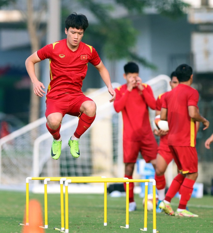 Hoàng Đức báo tin vui cho U23 Việt Nam sau khi phải tập riêng - Ảnh 4.